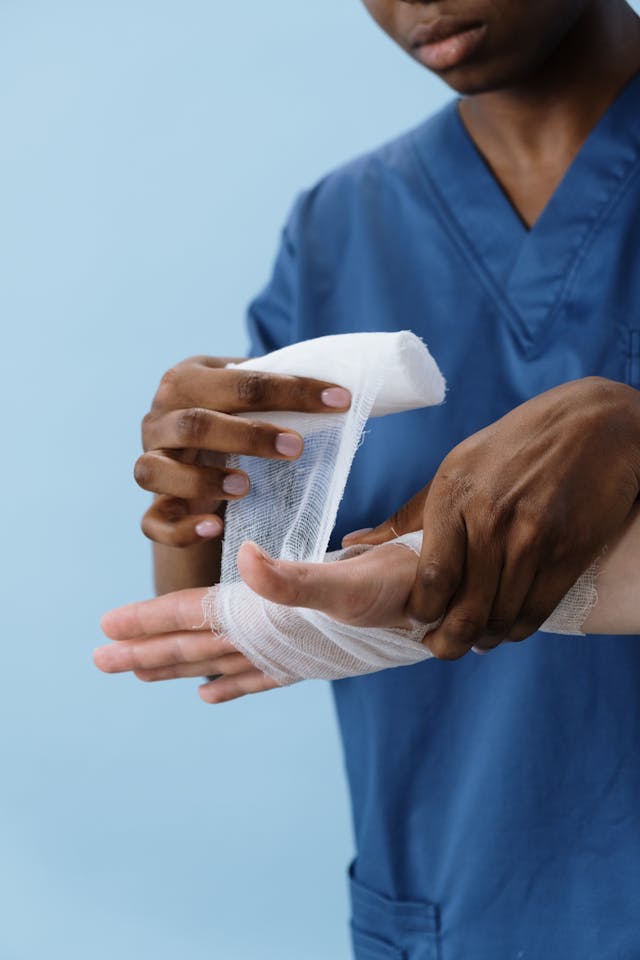 differenza tra medicazione a domicilio semplice e complessa